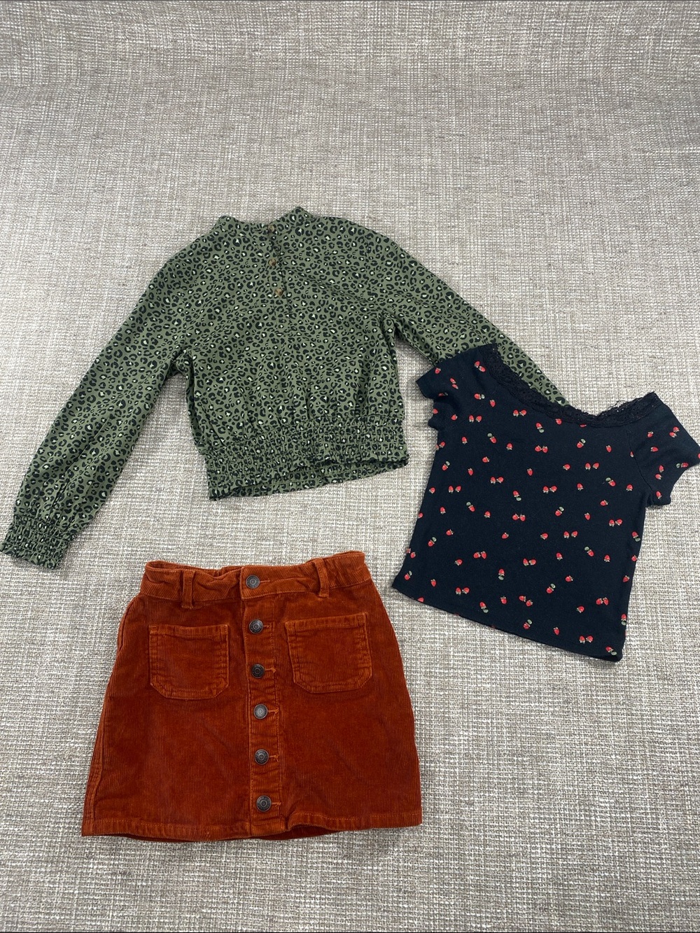 Girls Green Smocked Long-Sleeve Top - shirt, skirt 6/7 girls